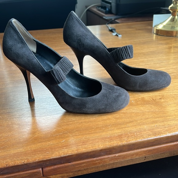 Sz 8 Max Studio Gray Suede Mary Jane Stacked Heel Stilettos, barely worn 4” heel - Picture 2 of 8